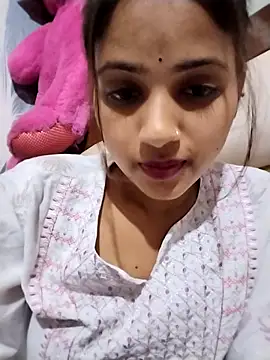 Naina11100 即時 XXX 聊天