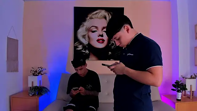 HotThreesoome 라이브 XXX 채팅