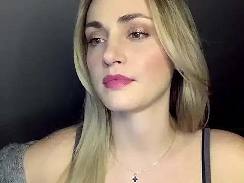 ScarlettSensitive's Live XXX Chat