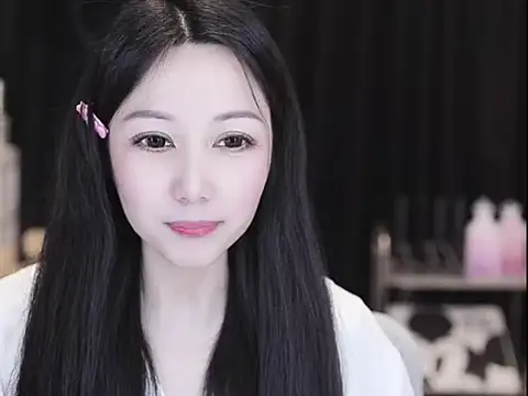 Nuyoah-77 Chat XXX in diretta