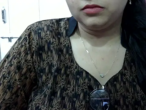 Cute_Aliyaa Chat XXX in diretta