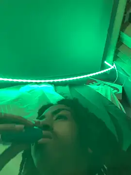 โชว์เว็บแคมของ ChicagoMadeThirdLeg