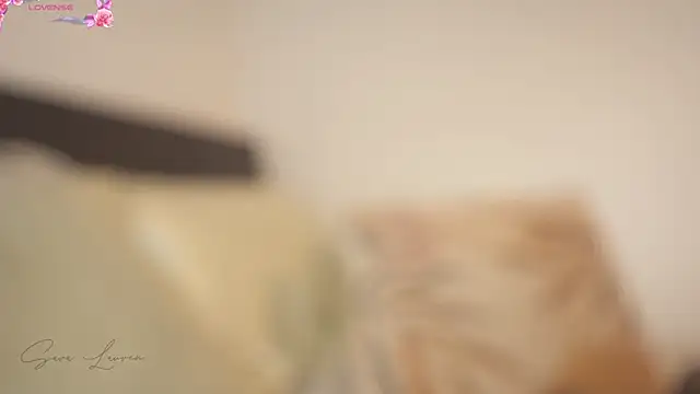 sara-laurenのウェブカメラショー