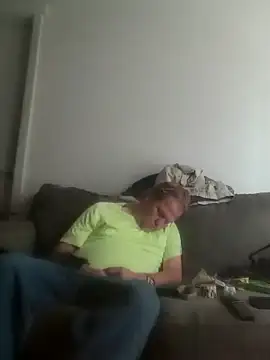 yourMasterisBored Chat XXX in diretta