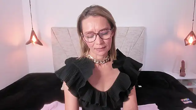 Chatroom XXX en direct de Issa_Milf__