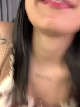 Val12777 live XXX chat