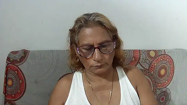 charrysexy1 Adlı Modelin Canlı XXX Sohbeti