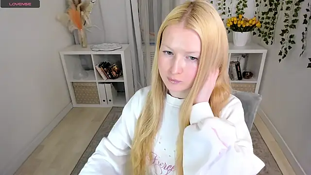 Laly_Peach Obrolan Langsung XXX