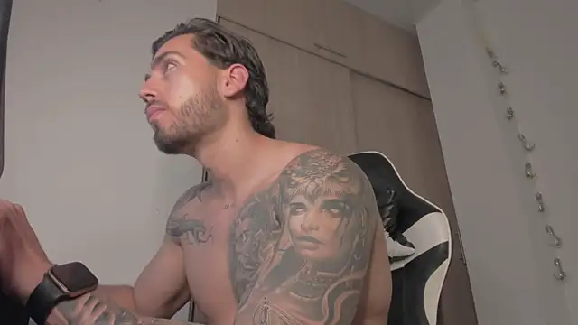 Axel__Blaze élő XXX-chatje