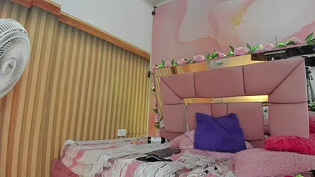 Honey__Kitty_ Live XXX Chat