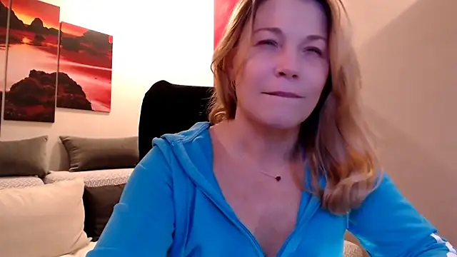 love-bionda Chat XXX live