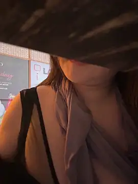 fnai-136のウェブカメラショー