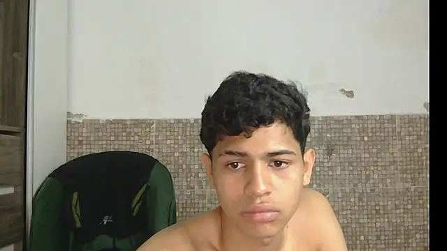 Вебкам-шоу AetherVox