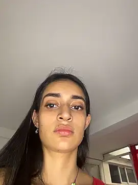 leilani_X Adlı Modelin Canlı XXX Sohbeti