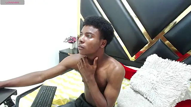 NoahJhonson69's Webcam Show