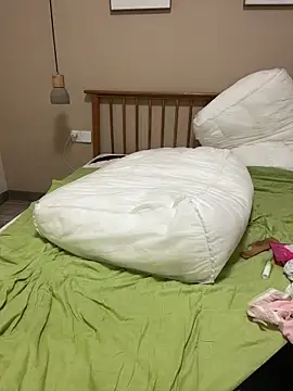 PetiteTight 网络视讯表演