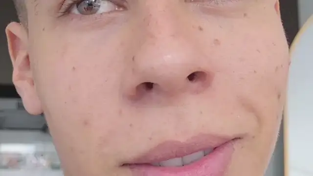 grey___27 Webcam Show