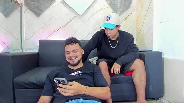 Latins_on_fire's Live XXX Chat