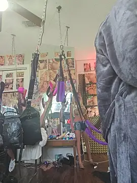 luvs2cumm69 Show in webcam