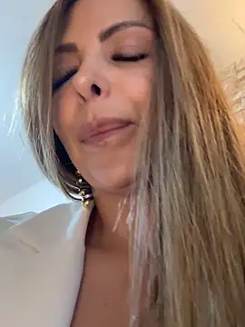 _Abril-Office1 – Kamerová šou