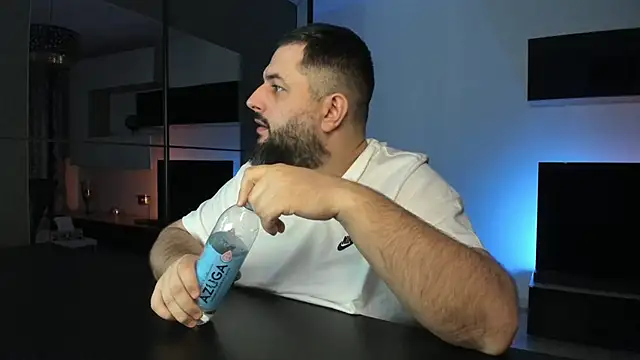 دردشة DravenPeak الجنسية المباشرة