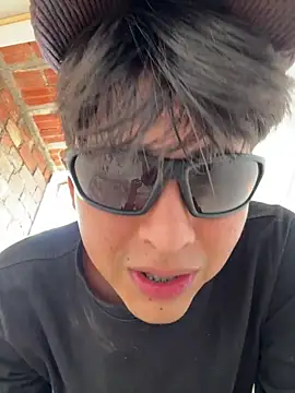 Liam_Moss Adlı Modelin Canlı XXX Sohbeti