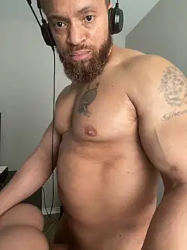 Fathero1time Chat XXX in diretta