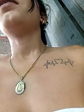 chikivivi-'s Live XXX Chat