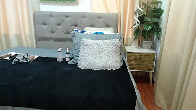 sasi_luna Adlı Modelin Canlı XXX Sohbeti