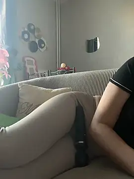 Czat XXX na żywo – LaPetitechienne1