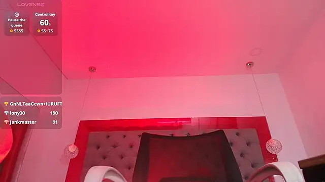 Chat +18 de MirandaSould ao vivo