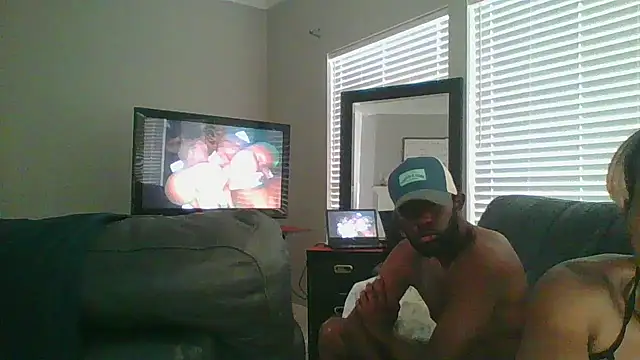 JazziEezyLdy Show in webcam