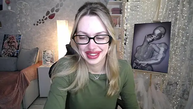 แชท XXX สดของ NickyAdamidi