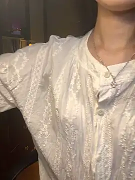 XXX chat uživo modela Nhinhi18