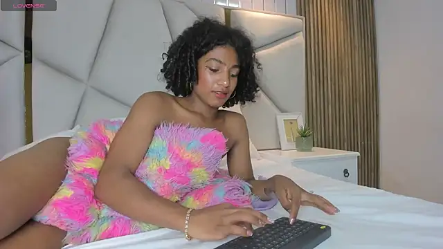 rebeca_brown_ Show in webcam