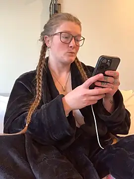 PussiesnCream_ Obrolan Langsung XXX