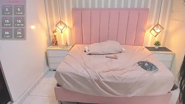 MIA_JONS2's Live XXX Chat