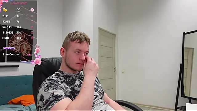 Richard_DullasのライブXXXチャット