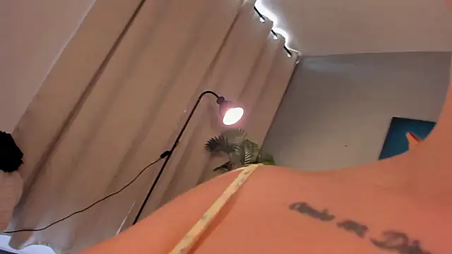 LiaPearce: онлайн-секс-чат