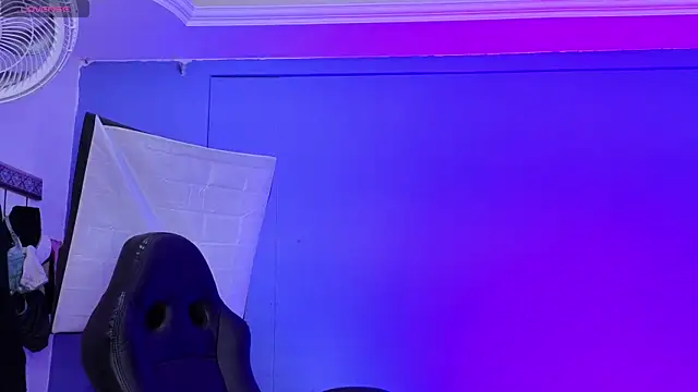 _sharlotte777 élő XXX-chatje