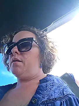 julimonroe: απευθείας συνομιλία ΧΧΧ