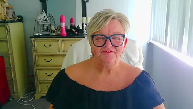 BridgetBlueEyes' Webcam Show