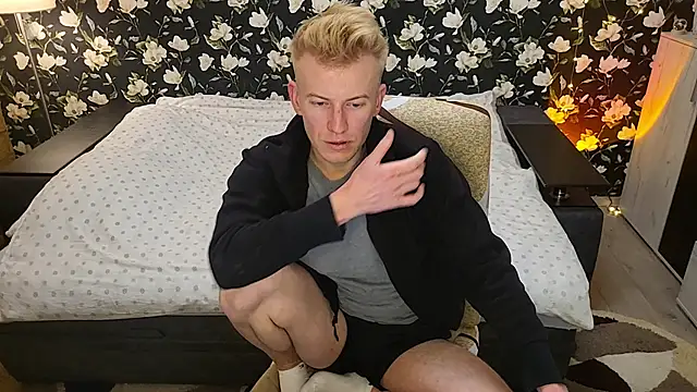 XXX chat uživo modela Vuitton