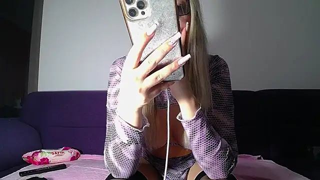 عرض كام Julianna68