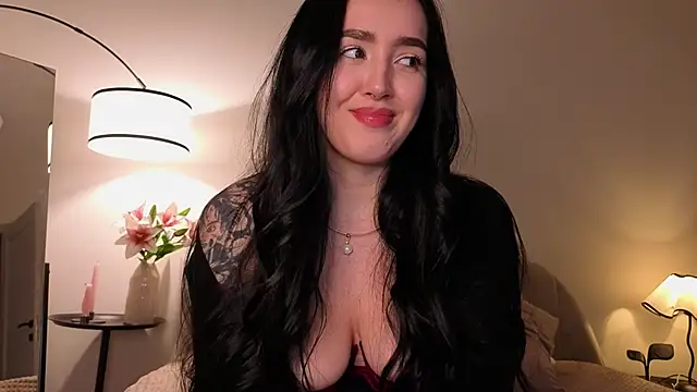 KimKhallifa Adlı Modelin Canlı XXX Sohbeti