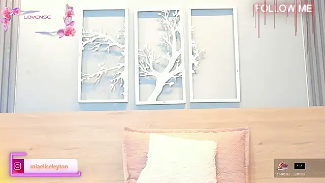 Elise-Leyton live XXX chat