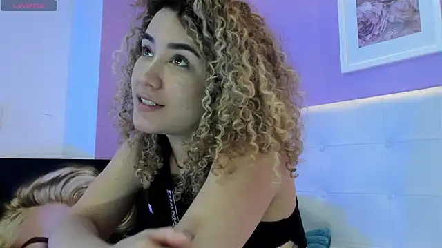 Charlotte11-11 Adlı Modelin Canlı XXX Sohbeti