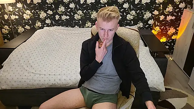 Vuitton 在線直播表演