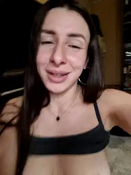 Show modela GroaningJute na web-kameri