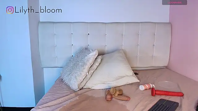 Chatroom XXX en direct de lilyth_bloom